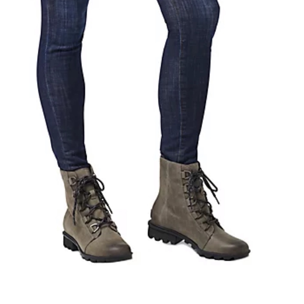 SOREL🍂🍁Phoenix Lace Up boots Sz 7 new